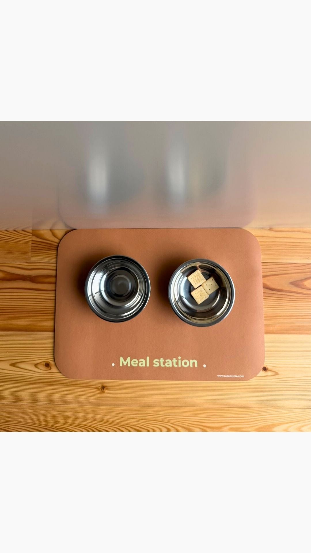 PET MAT MEAL STATION